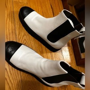 Chanel Calfskin ankle boot size 38.5